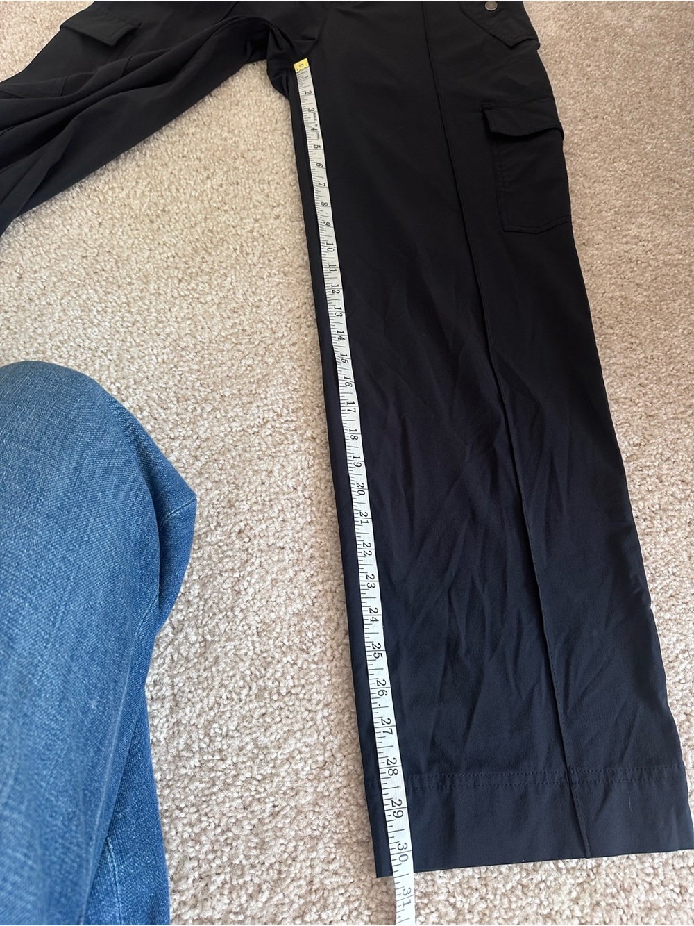 Athleta black Vienna cargo pants size 12 - Picture 7 of 7